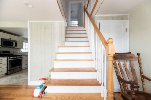 2 Howard St, Salem NH  03079-2565 exterior