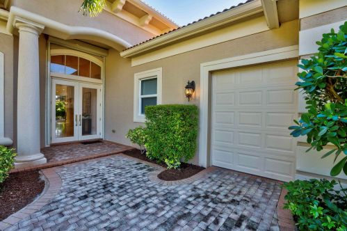201 Porto Vecchio Way, West Palm Beach, FL 33418-6215