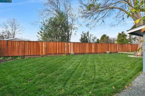 3025 Chrisland Ct, Concord CA  94520-1605 exterior