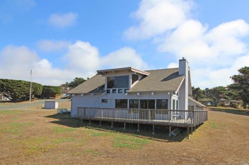 45463 Gayle Cir, Mendocino, CA 95460-9726