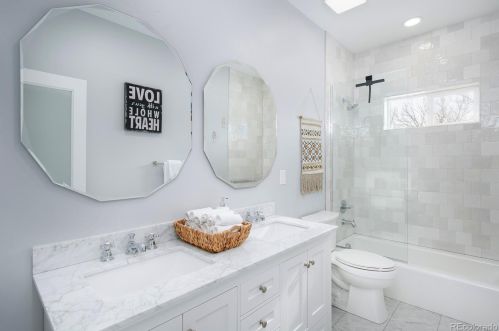 2111 Franklin St, Denver CO 80205-3905 exterior