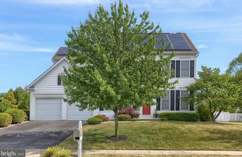 7207 Royal Oak Dr, Harrisburg PA 17112-8837 exterior