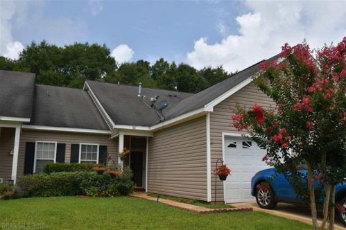 816 Willow Bridge Dr, Mobile, AL 36695-4560