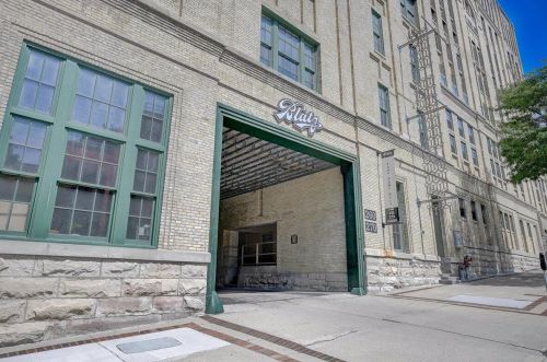 270 Highland Ave, Milwaukee WI  53202-6603 exterior