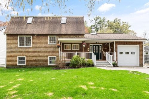 166 Lake Dr, Hamilton, MA 01982-1627