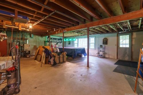 61 Carriage Dr, Waterbury CT  06708-3309 exterior