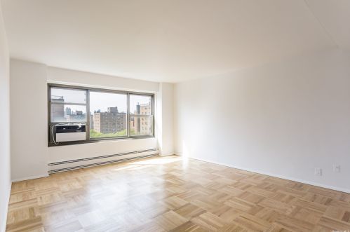 33-52 Crescent St, Long Island City, NY 11106-3246