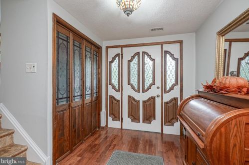 318 White Birch Dr, Riverton NJ  08077-4396 exterior