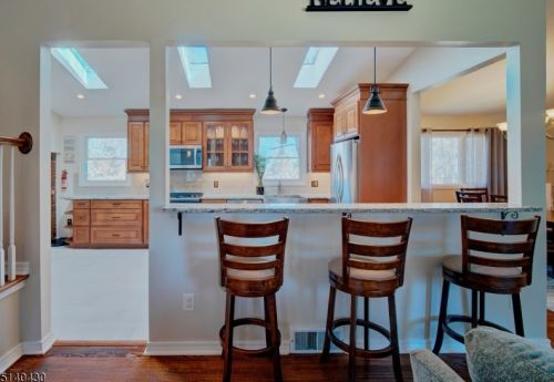 1 Pinewood Ct, Flemington NJ 08822-4909 exterior