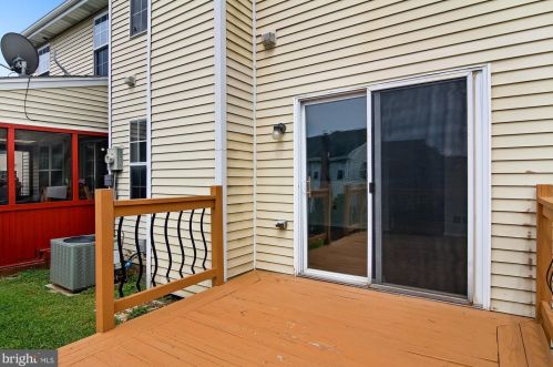 5447 Pond Rd, Harrisburg PA 17111-3765 exterior