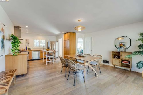 8410 Aster Ave, Oakland CA  94605-4104 exterior