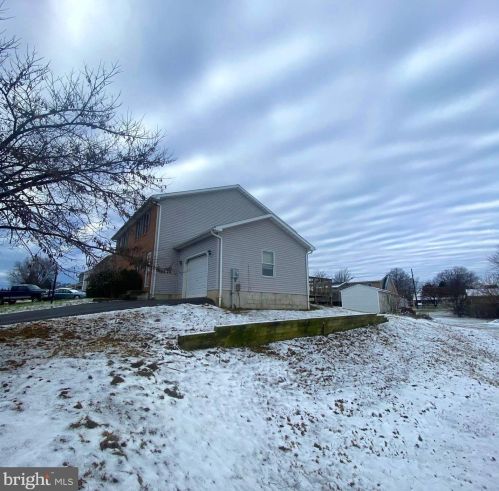 34 Larch Dr, Lees Cross Roads, PA 17257-8739