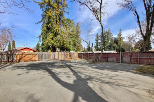 913 Court St, Woodland CA  95695-3520 exterior