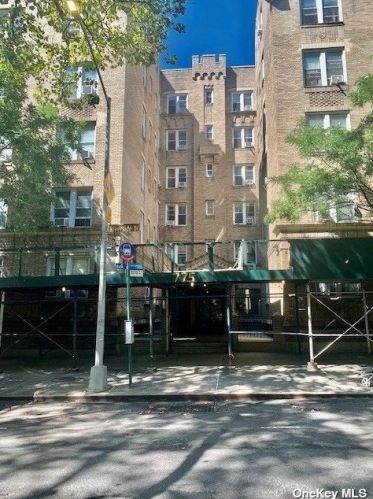 775 Riverside Dr, New York, NY 10032-7302