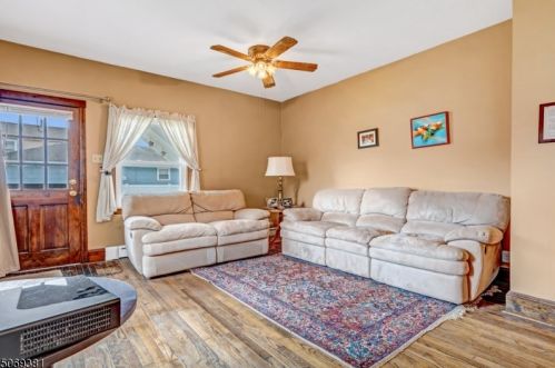 703 Washington Ave, Manville NJ  08835-1855 exterior