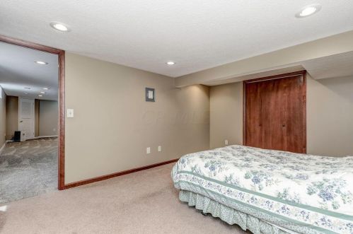 138 Cavalcade Ln, Pataskala OH  43062-9544 exterior