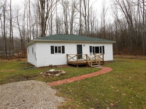 1414 Navajo Dr, Linesville, PA 16424-4254
