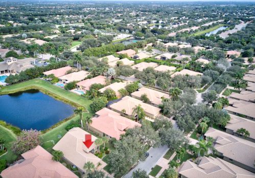 7956 Via Grande, Boynton Beach FL  33437-7520 exterior