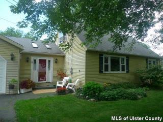 6 Elm St, Tillson, NY 12486-1511