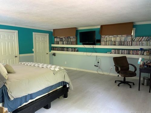 497 Cornwall Bridge Rd, West Woods CT  06069-2522 exterior