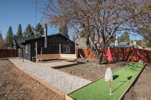 700 Country Club Blvd, Big Bear City CA  92314 exterior