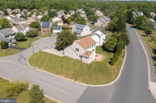 1 Glacier Ct, Bear DE  19701-1779 exterior