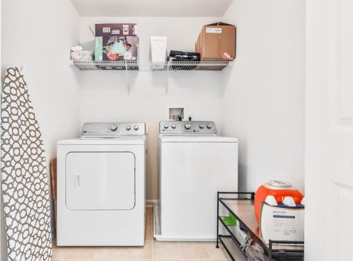 959 King Way, Breinigsville PA  18031-1484 exterior