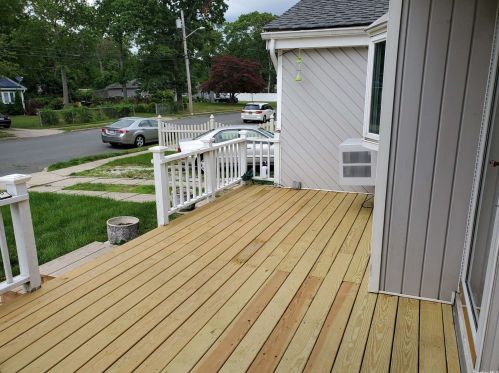 28 43rd St, Islip Manor NY  11751-1306 exterior