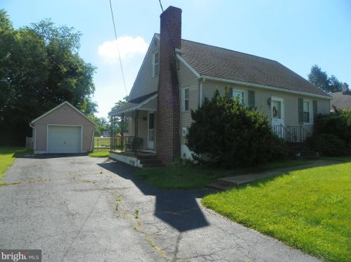 2207 Lake Ave, Wilmington, DE 19808-3117