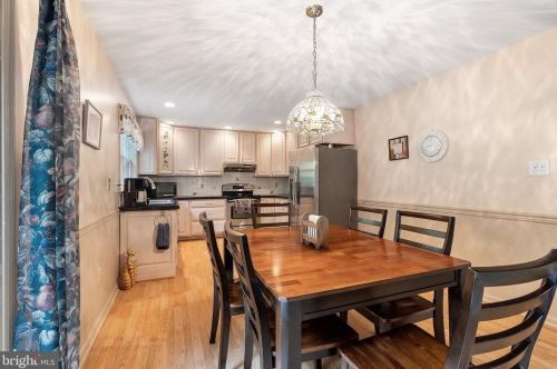 617 Grand Ave, Pittsburgh PA  19083-3224 exterior