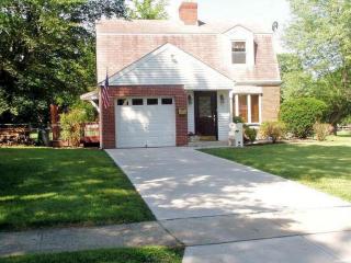 8271 Wicklow Ave, Cincinnati, OH 45236-1613