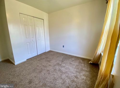 260 Northdown Dr, Dover DE 19904-9792 exterior