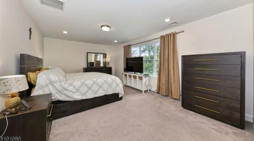 38 Walnut St, Little Falls NJ  07424-1402 exterior