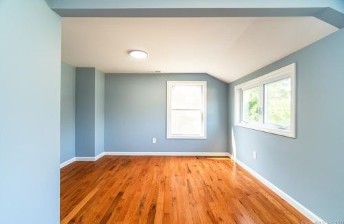 27 Garrigus Ct, Waterbury CT  06716-3103 exterior
