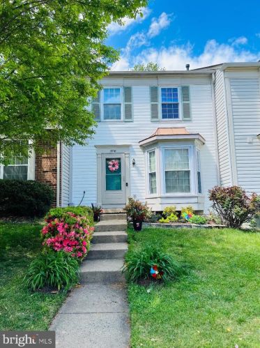 3946 Brickert Pl, Woodbridge, VA 22192-7447