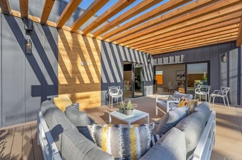 4709 Norwich Ave, Van Nuys CA  91403-2017 exterior