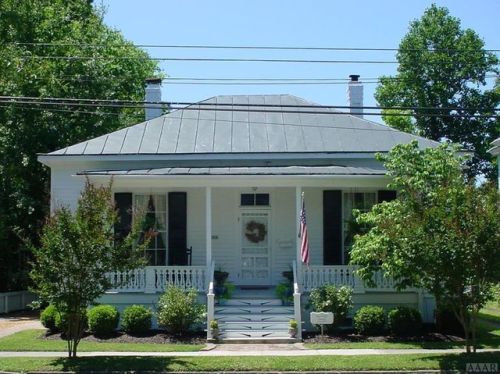 113 Queen St, Edenton, NC 27932-1945