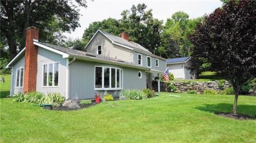 153 Round Hill Rd, Washingtonville, NY 10992-1917