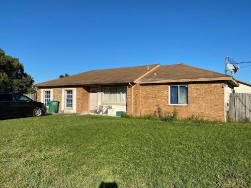 2421 Courtland Blvd, Deltona, FL 32738-2540