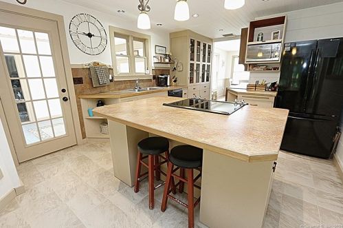 108 Lamentation Dr, Kensington, CT 06037-3756