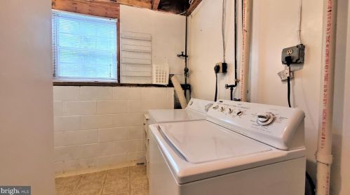 2324 Hunters Square Ct, Herndon VA  20191-2814 exterior