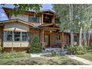 26 Grape St, Denver, CO 80246-1157