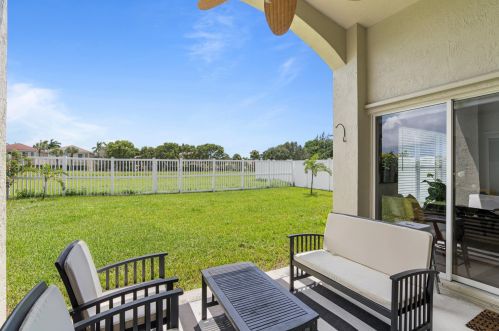 7857 Manor Forest Ln, Boynton Beach FL  33436-8818 exterior