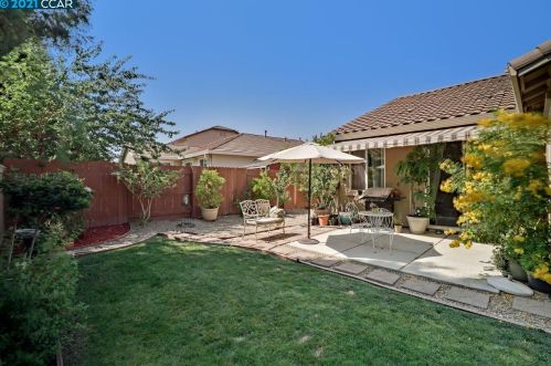 225 Silver Bell Way, Oakley CA  94561-2363 exterior