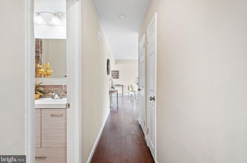 1104 Overhill Ct, Wilmington DE  19810-3108 exterior