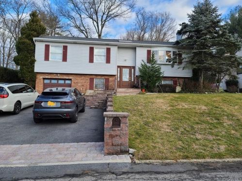 3 High St, Elmsford, NY 10523-2201
