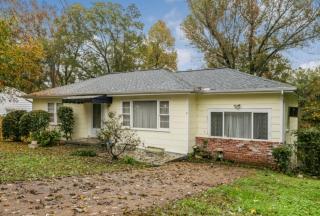 2444 Hamill Rd, Hixson, TN 37343-4035