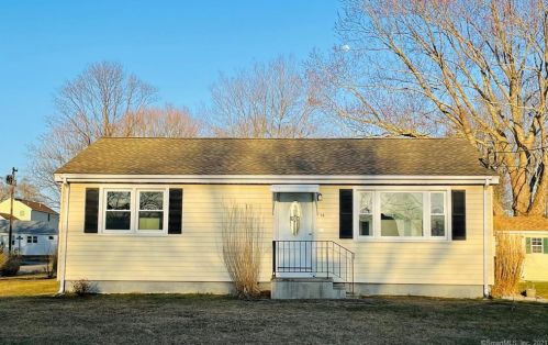 38 Biscayne Blvd, Lyme, CT 06371-2405