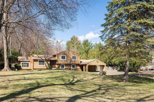 78 Adams Rd, Bloomfield, CT 06002-1131