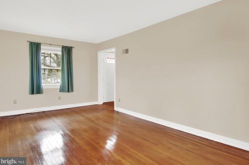 4033 Grn St, Harrisburg PA 17110-1622 exterior